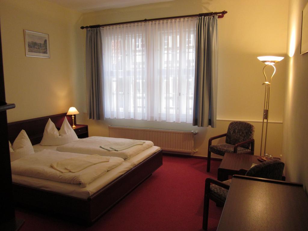 Hotel Garni Weisses Ross Stolberg i. Harz Стая снимка